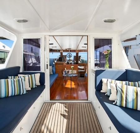 Charming Boat In Barcelona - Perfect Getaway Hotell Sant Adria de Besos Eksteriør bilde