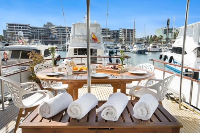 Charming Boat In Barcelona - Perfect Getaway Hotell Sant Adria de Besos Eksteriør bilde