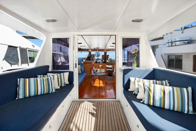 Charming Boat In Barcelona - Perfect Getaway Hotell Sant Adria de Besos Eksteriør bilde